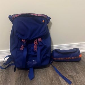 The north face throw back collection. Backpack and toiletry bag